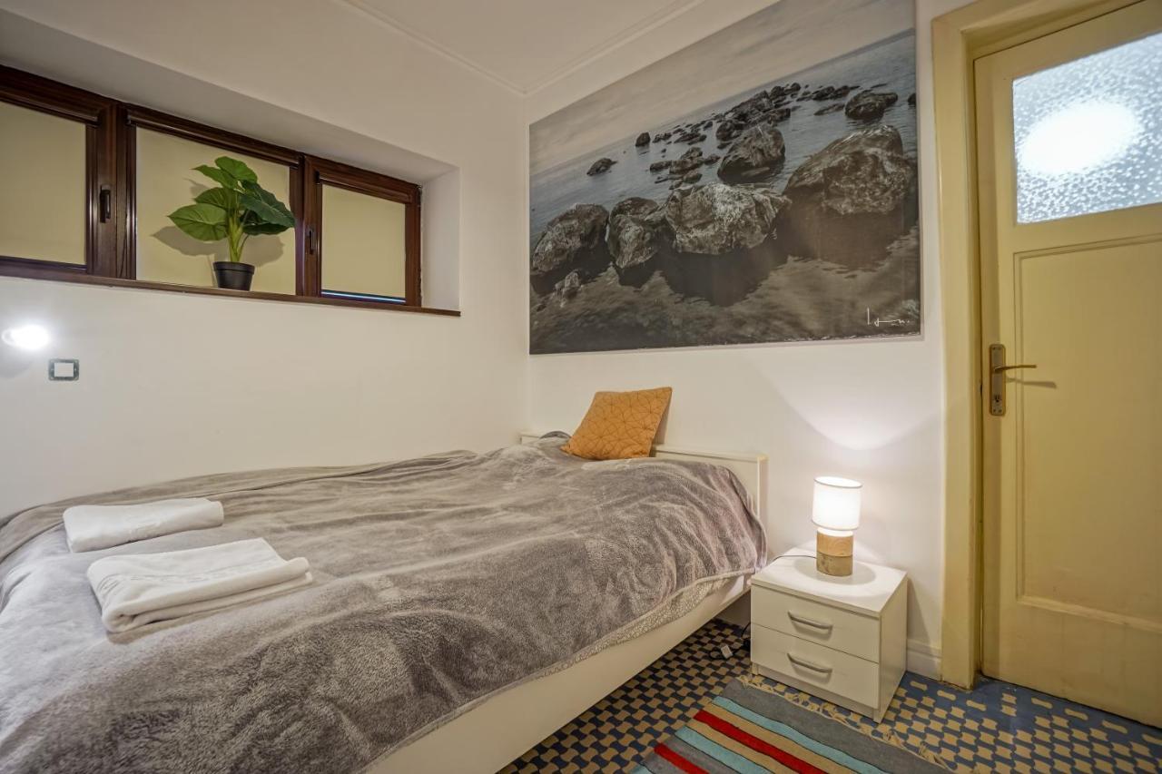 Victoriei Blue Apartman Bukarest Kültér fotó